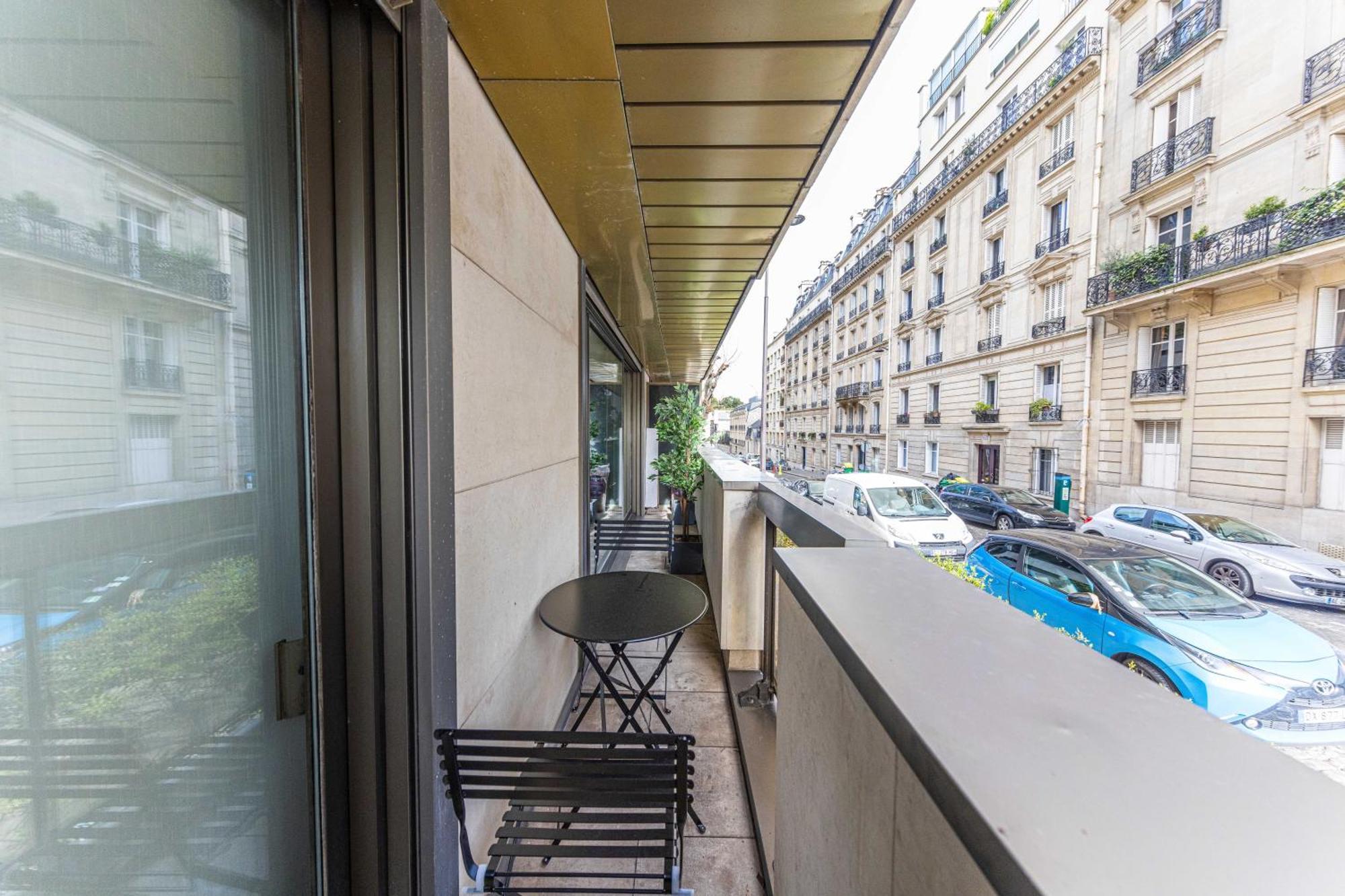 A Balcony Near The Eiffel Tower Appartamento *
